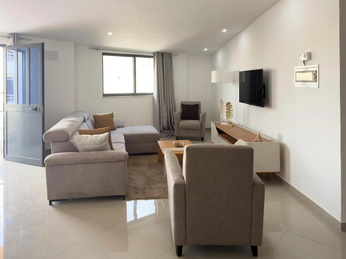 Spacious 2 Bdr Apt In Achada St Antonio - Lcgr Praia